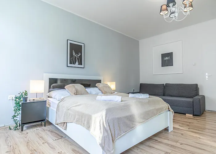 Apartment Affordable 2br Apartment, For Short & Long