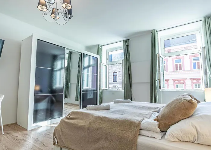 Affordable 2br Apartment, For Short & Long * Wien